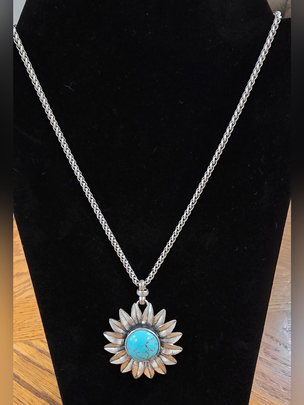 Turquoise Sunflower Pendant Necklace - Silver Tone